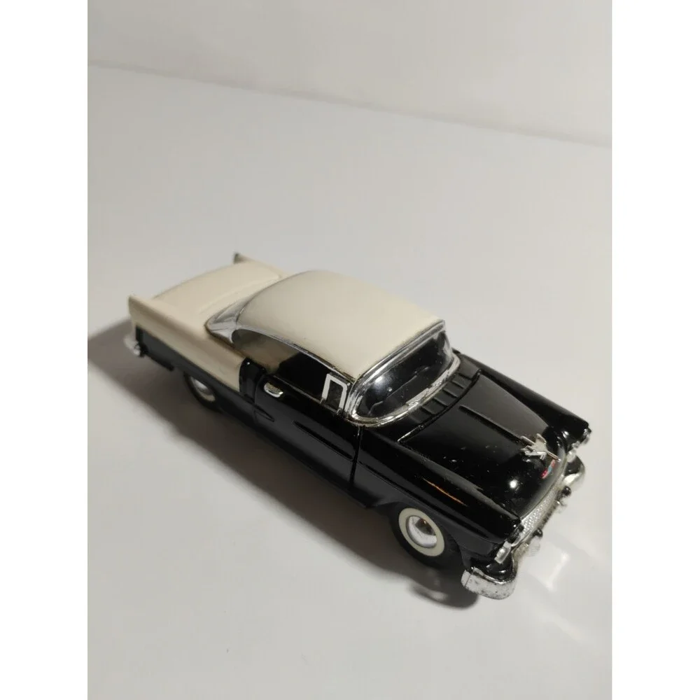 Signature models SS5720 1955 CHEVROLET Bel Air 1:32 Scale Wind Up